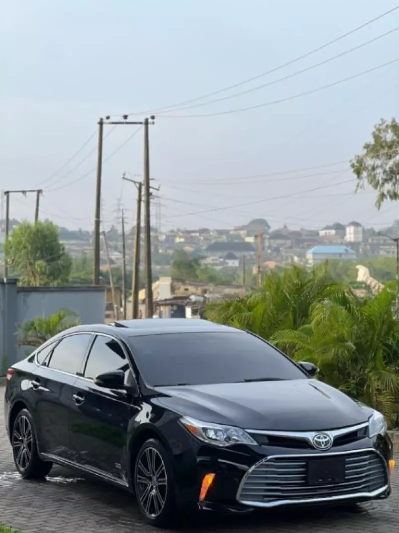 Toyota Avalon   - 2015
