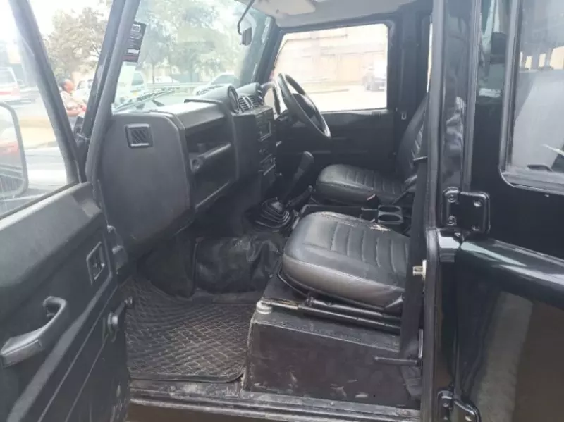 Land Rover Defender   - 2011