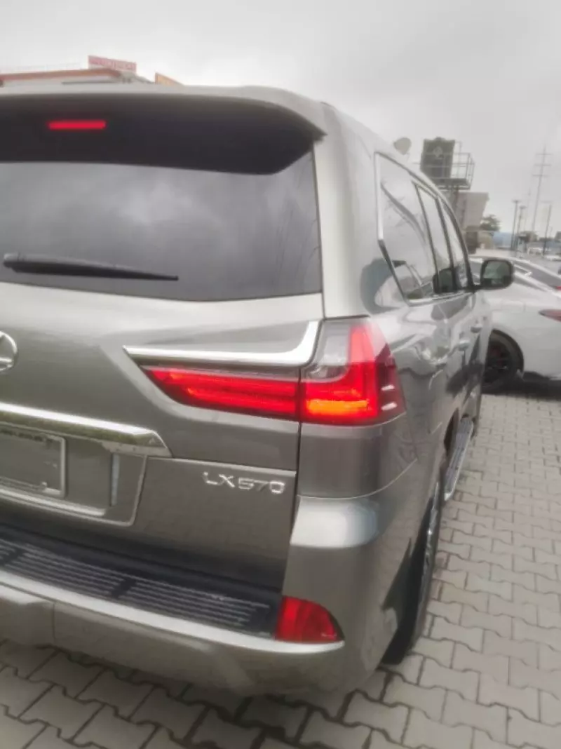 Lexus LX 570   - 2017