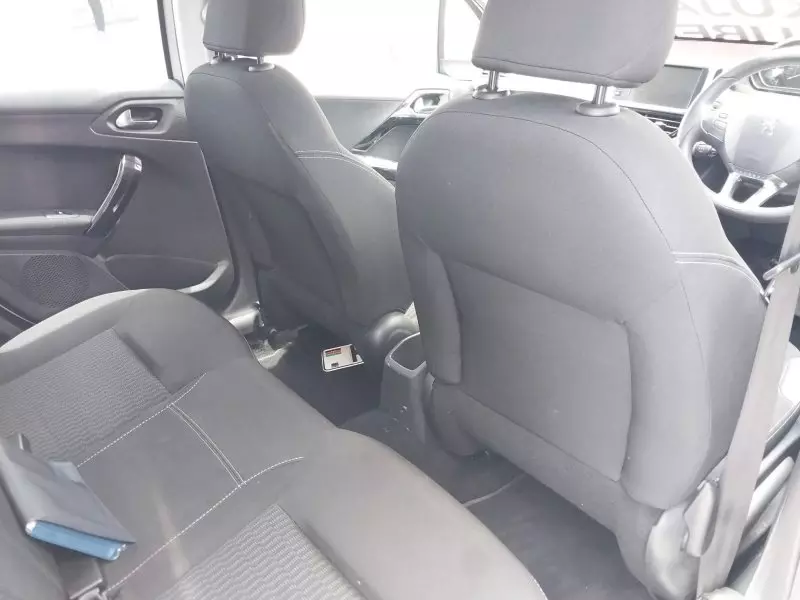 Peugeot 208   - 2016