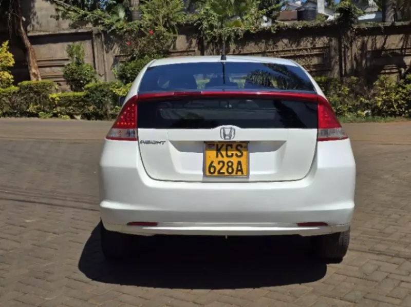 Honda Insight   - 2011