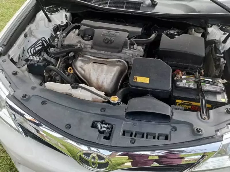 Toyota Camry   - 2012