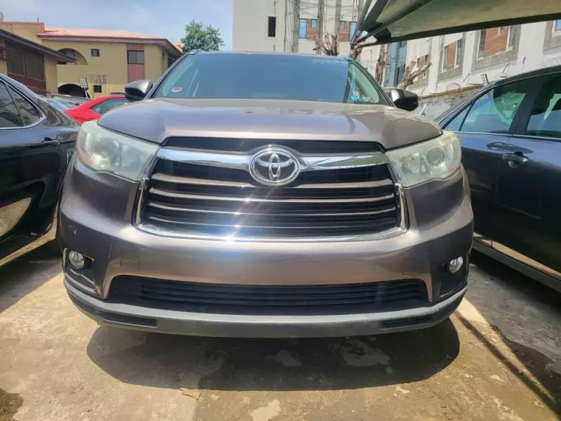 Toyota Highlander   - 2015