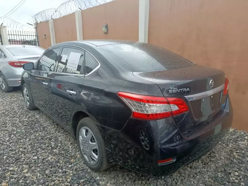 Nissan Sentra   - 2014