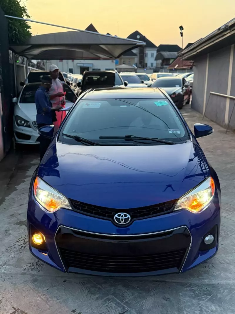 Toyota Corolla Sport   - 2016
