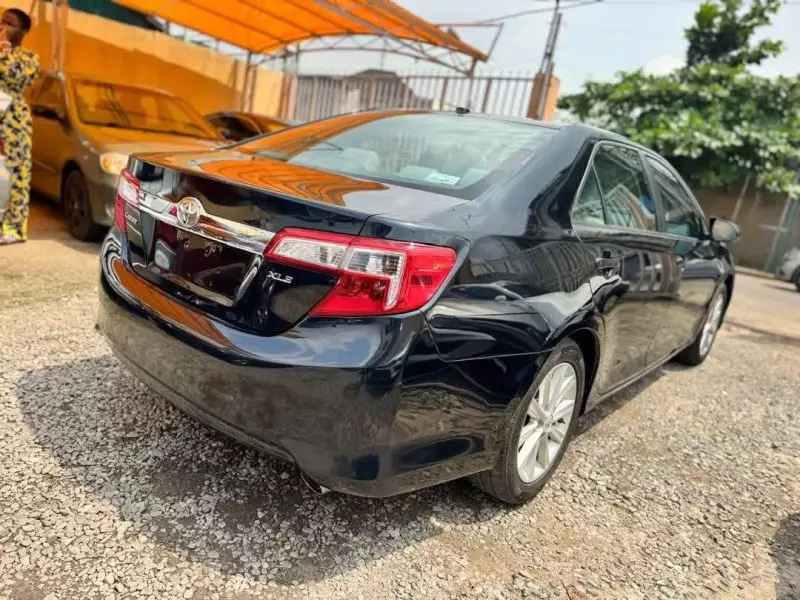 Toyota Camry   - 2012