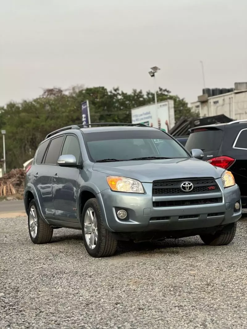 Toyota RAV 4   - 2009