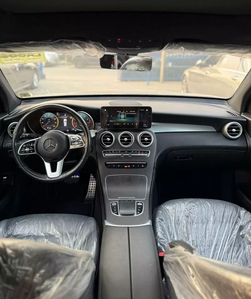 Mercedes-Benz GLC 300   - 2021
