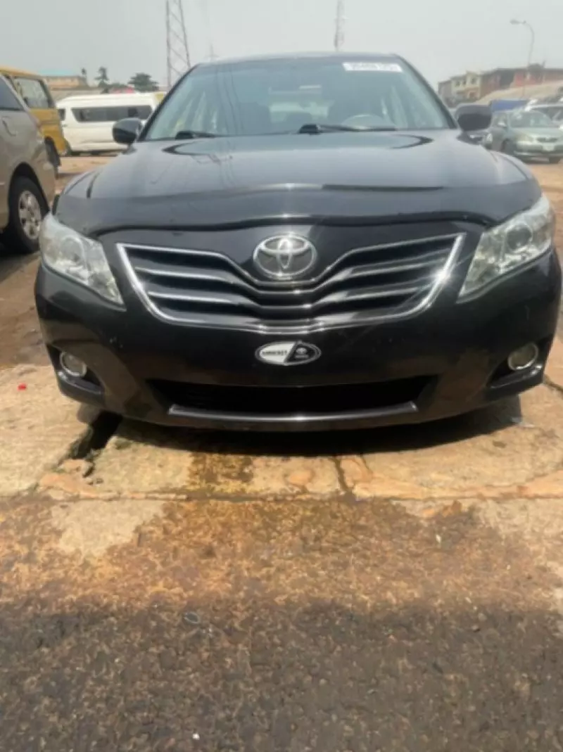 Toyota Camry - 2011