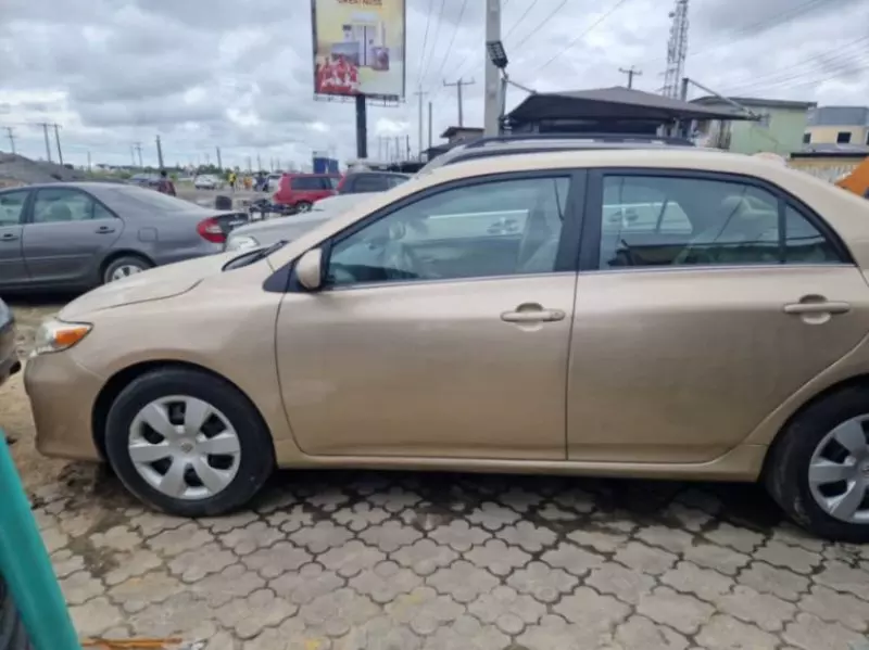 Toyota Corolla   - 2013