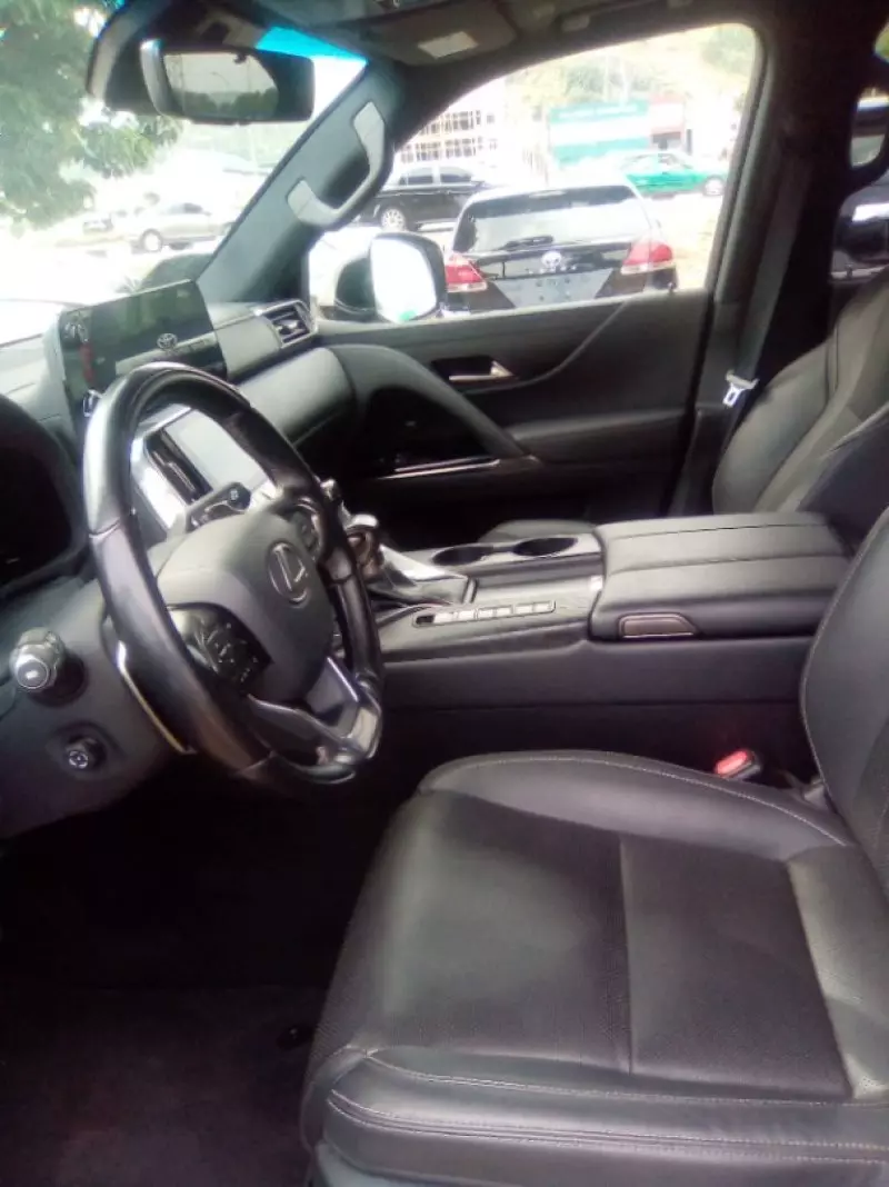 Lexus LX 600   - 2022