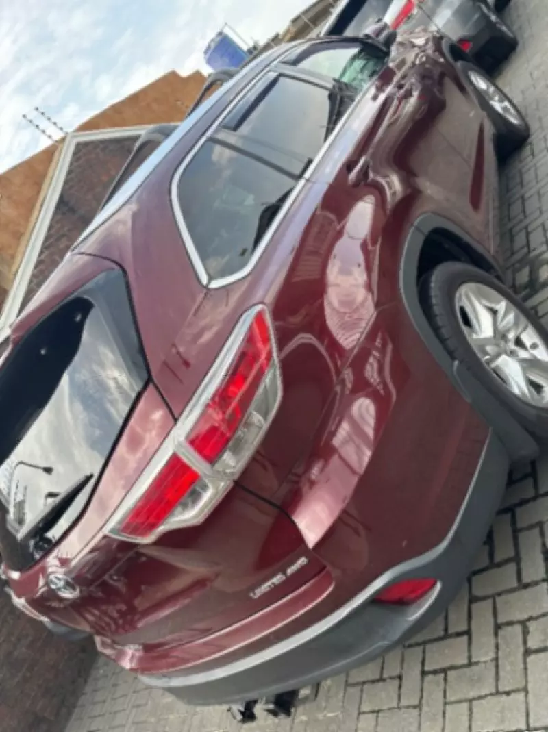 Toyota Highlander   - 2015
