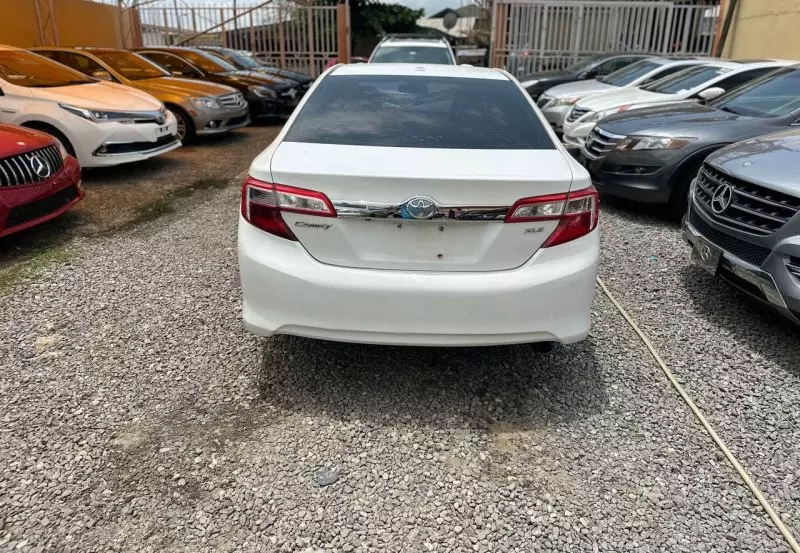 Toyota Camry   - 2013