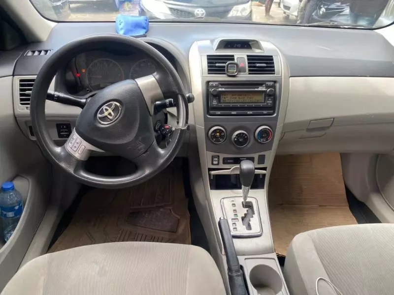 Toyota Corolla   - 2012