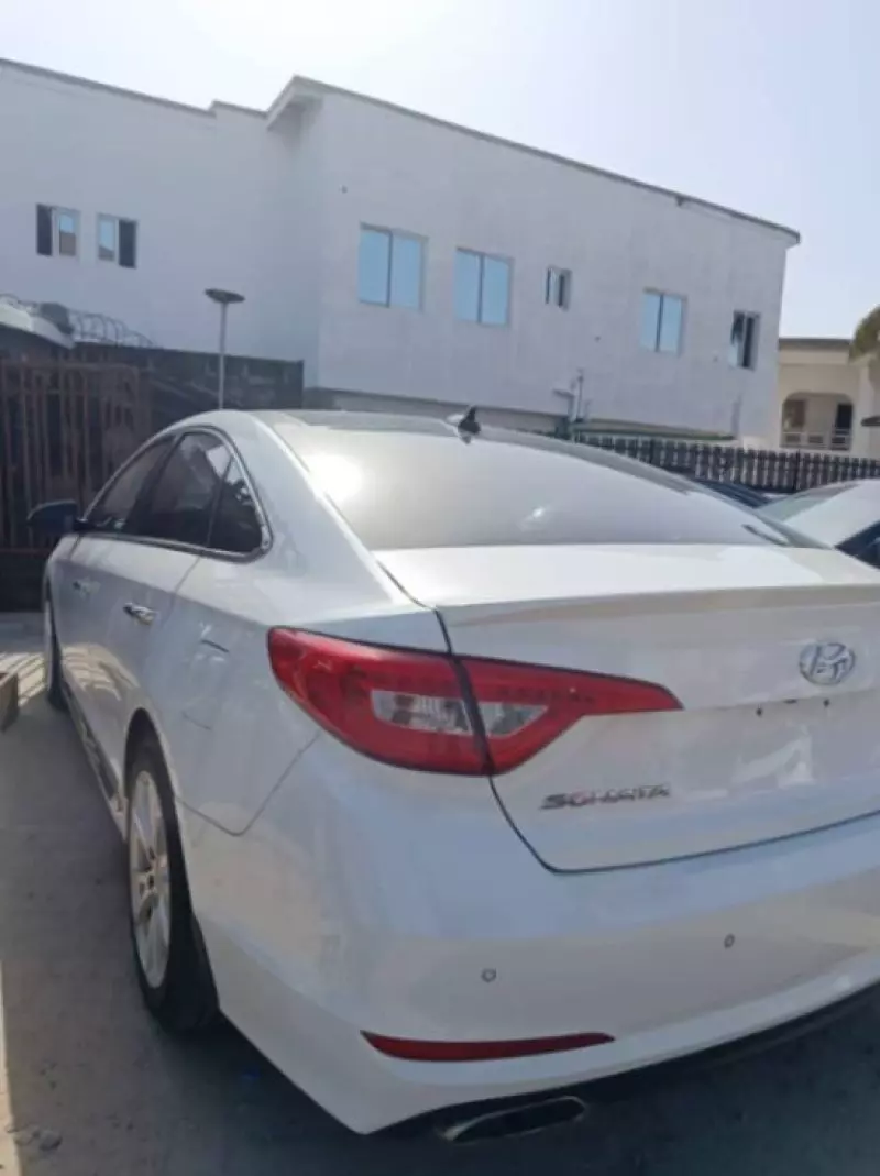 Hyundai Sonata   - 2016