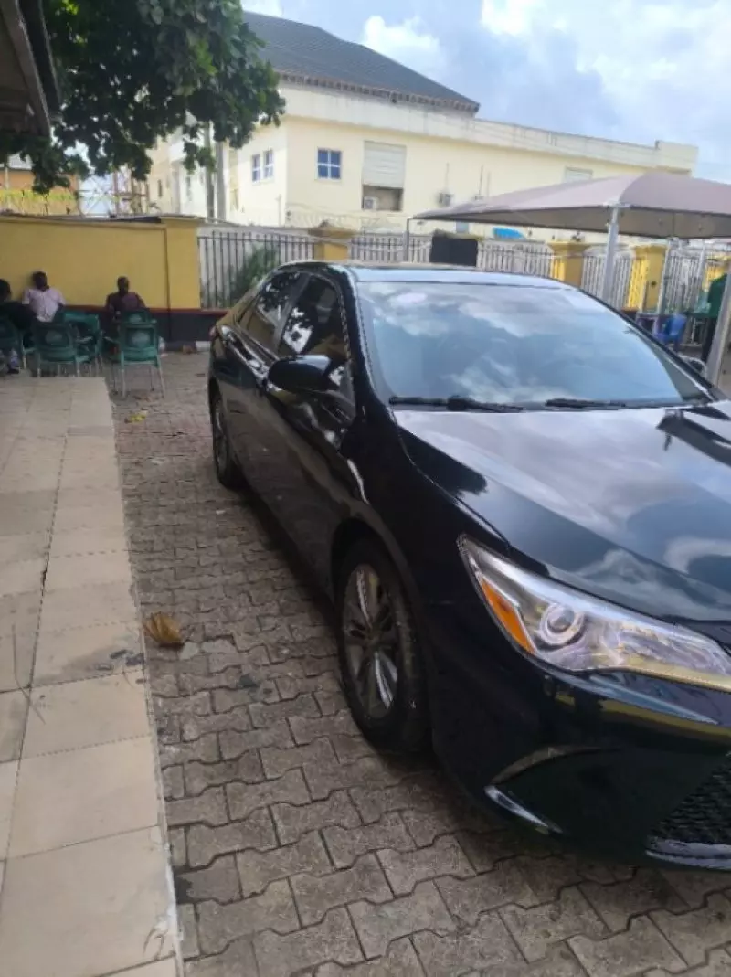 Toyota Camry   - 2015