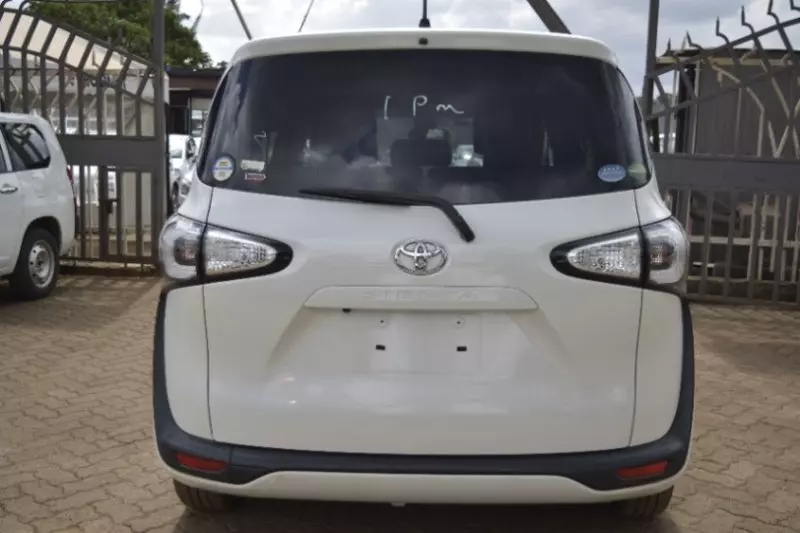 Toyota Sienta
