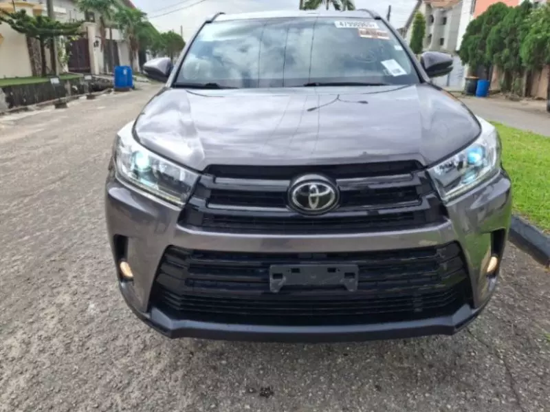 Toyota Highlander   - 2018