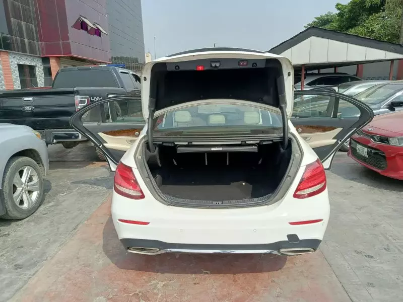 Mercedes-Benz E 300 - 2019