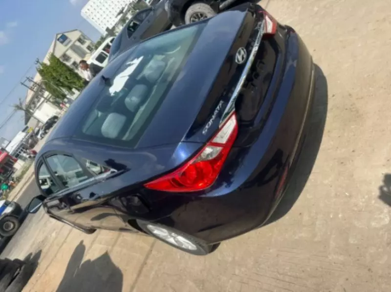 Hyundai Sonata   - 2013