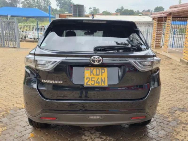 Toyota Harrier   - 2016