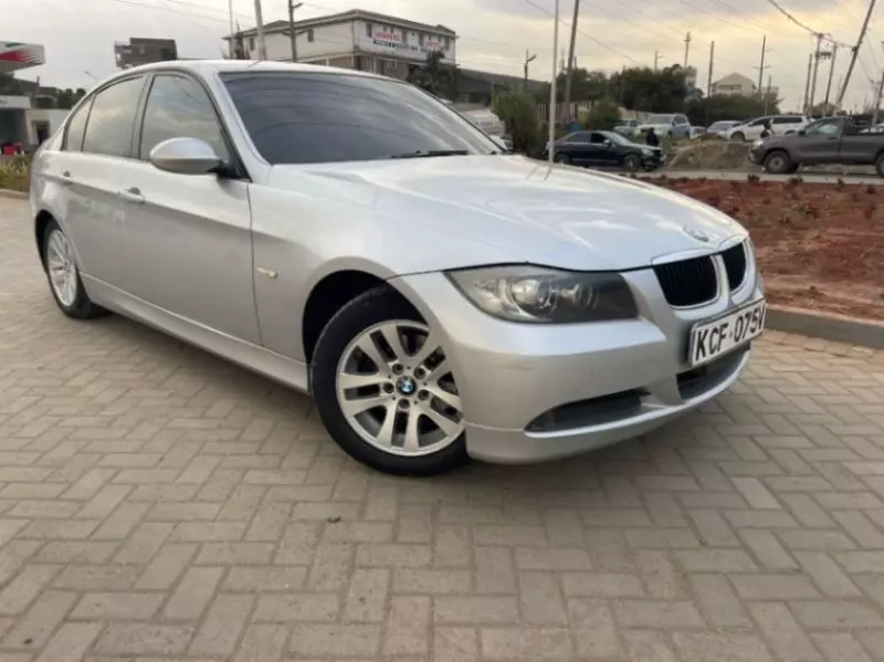 BMW 320i   - 2009