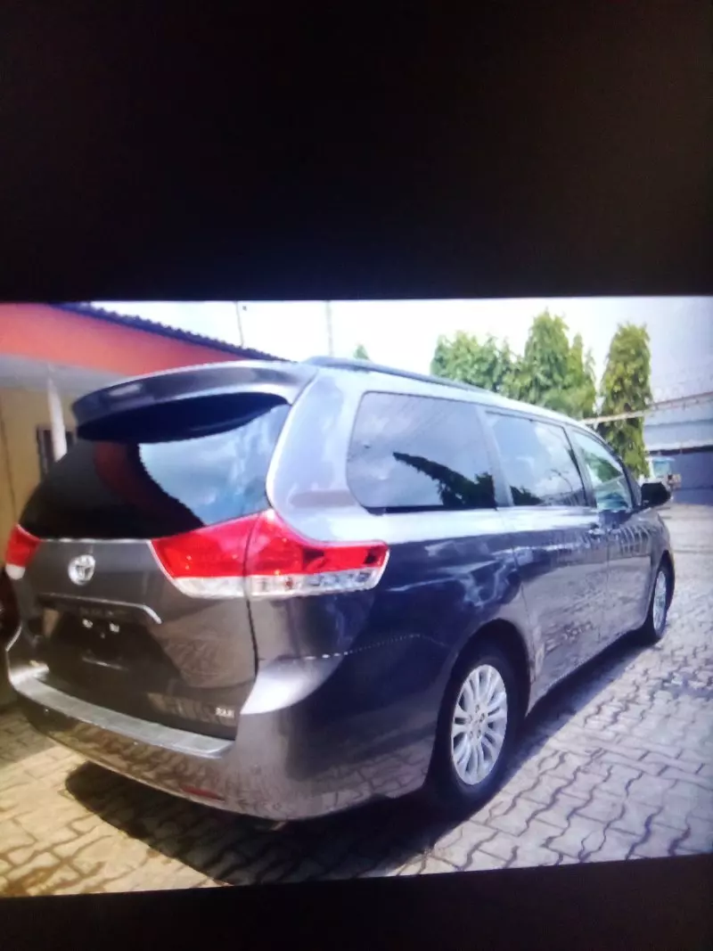 Toyota Sienna   - 2014