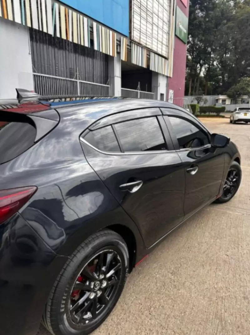 Mazda Axela    - 2018