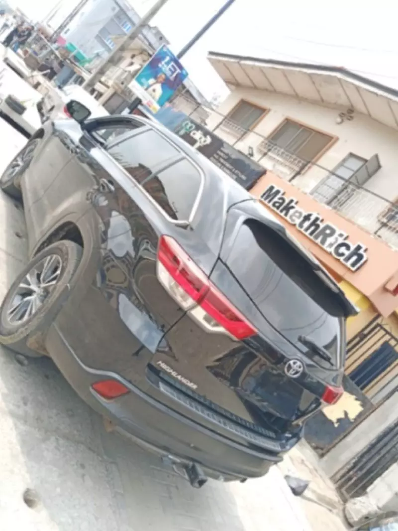Toyota Highlander   - 2019
