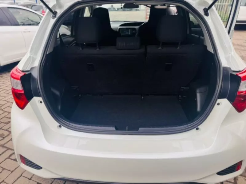Toyota Vitz   - 2018
