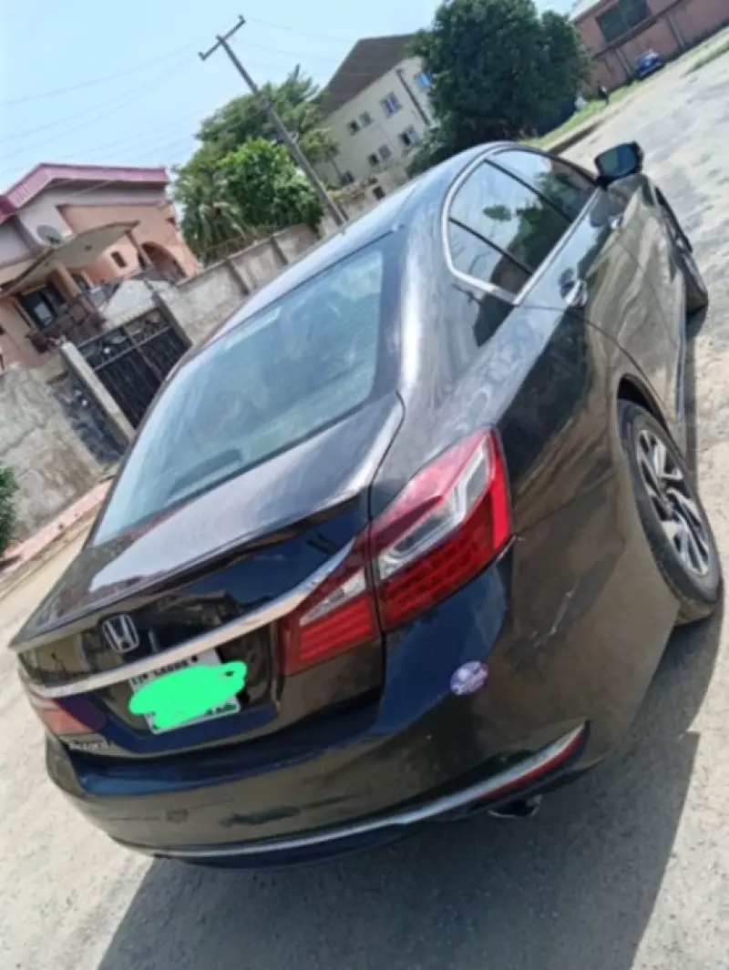 Honda Accord   - 2016