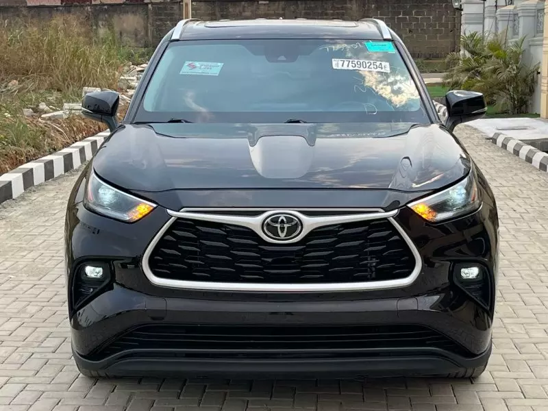Toyota Highlander   - 2021