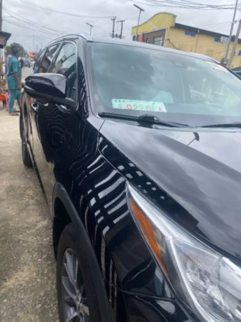 Toyota Highlander   - 2017