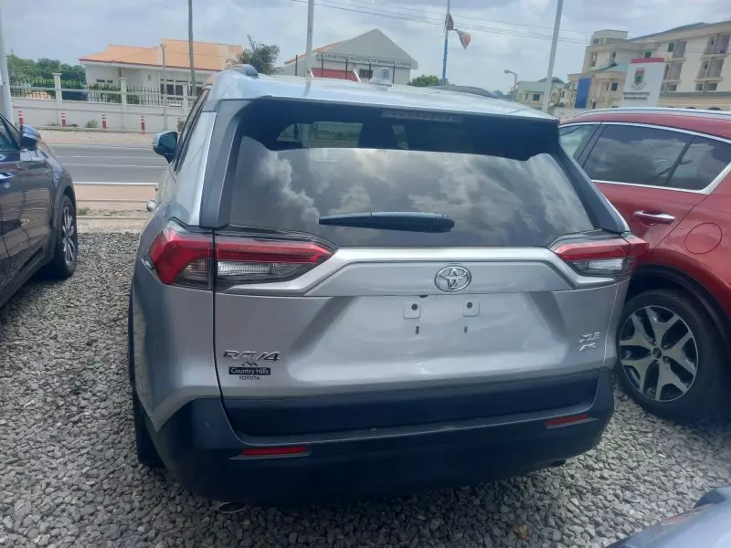 Toyota RAV 4   - 2020
