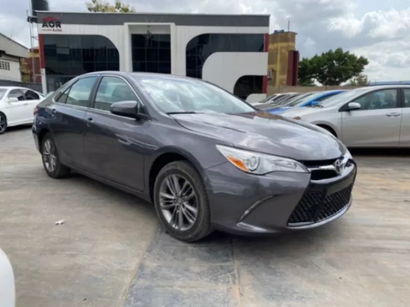 Toyota Camry   - 2016