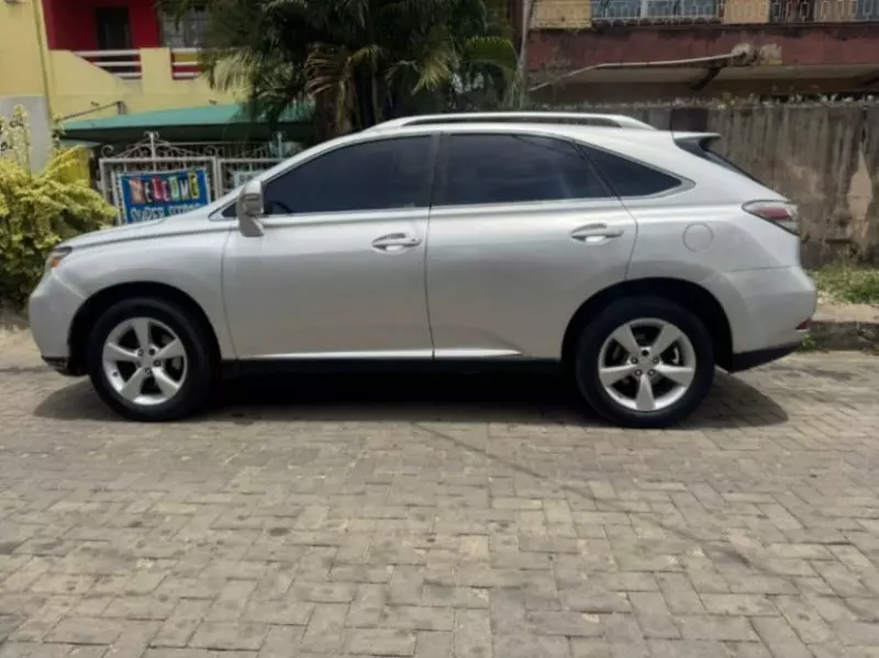 Lexus RX   - 2010