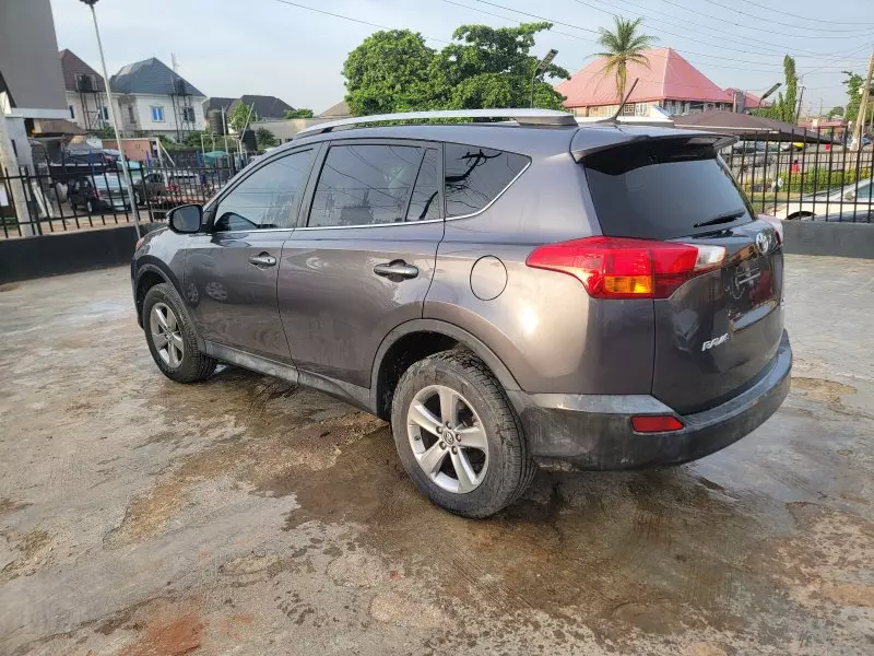 Toyota Rav4   - 2015