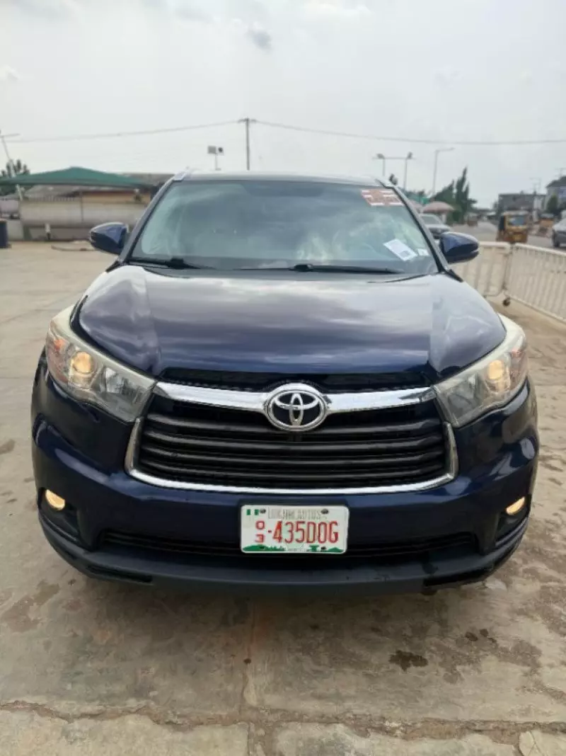 Toyota Highlander   - 2015
