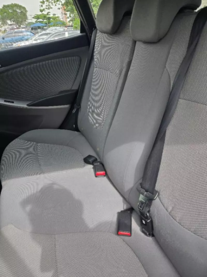 Hyundai Accent   - 2013