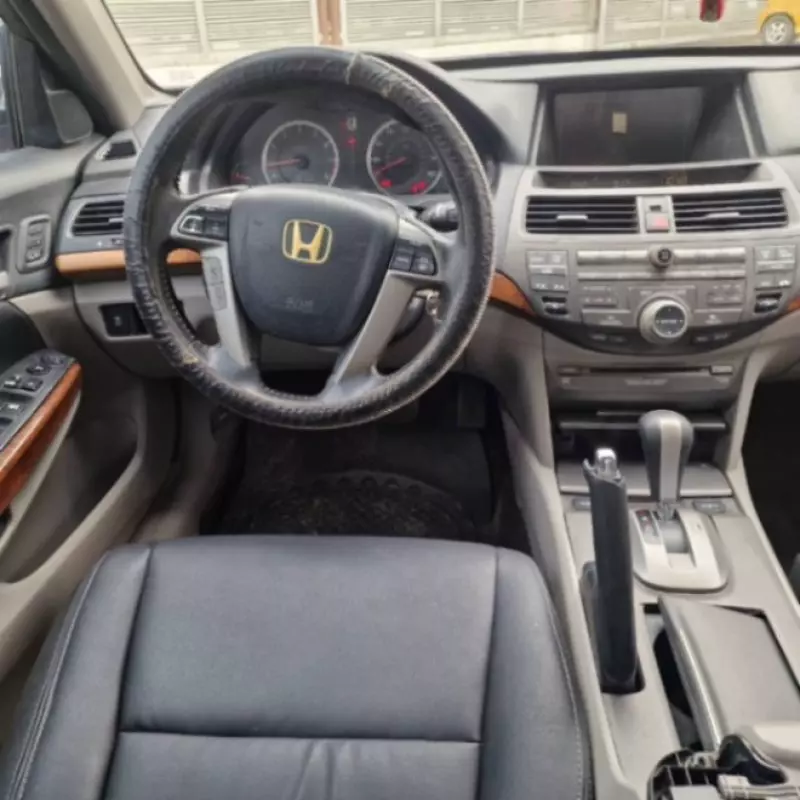 Honda Accord   - 2011