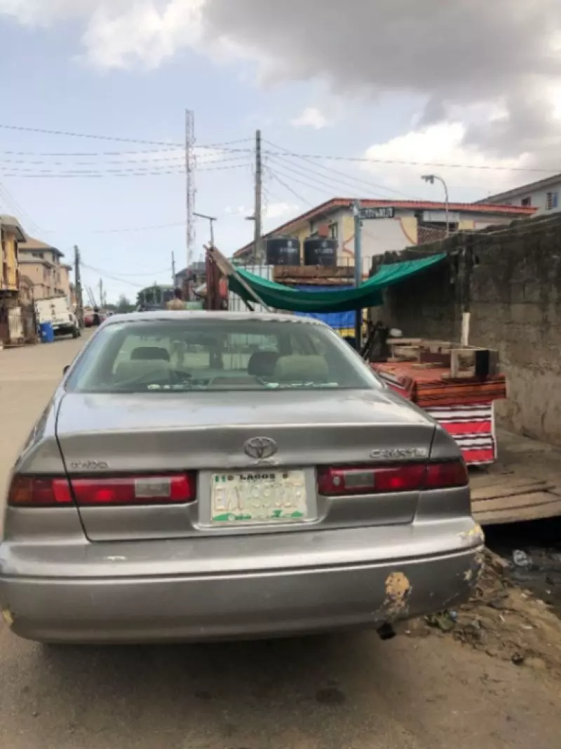 Toyota camry   - 1998