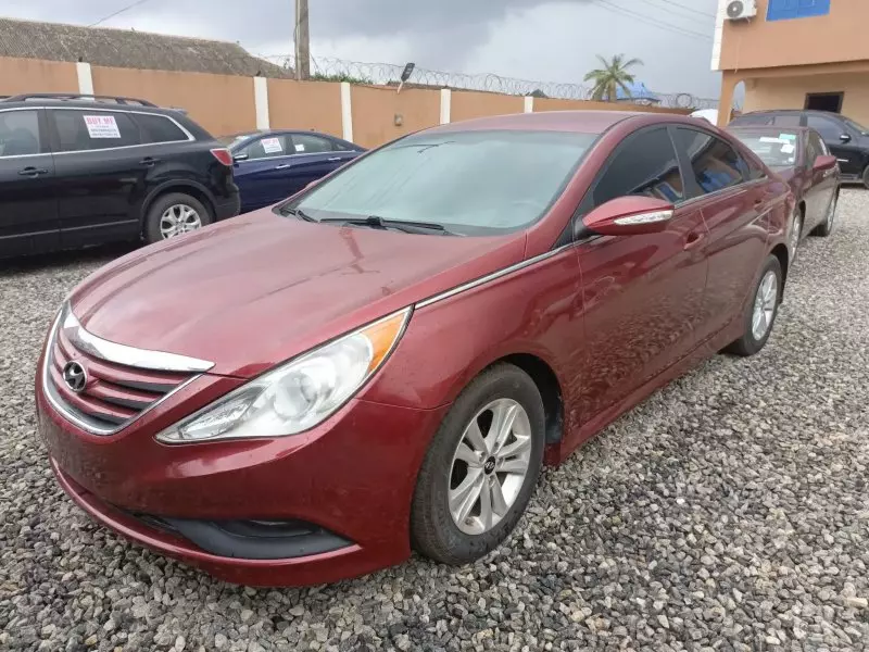 Hyundai Sonata   - 2014