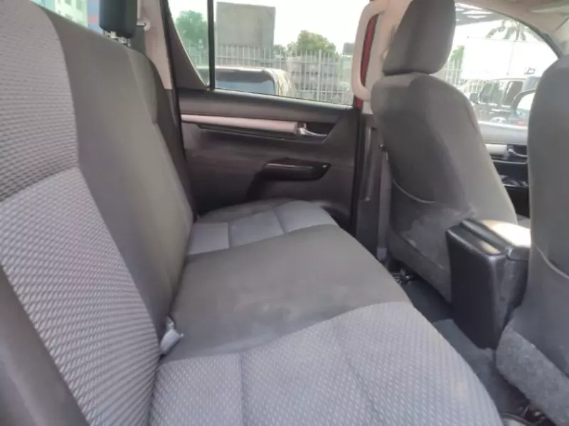 Toyota Hilux    - 2023