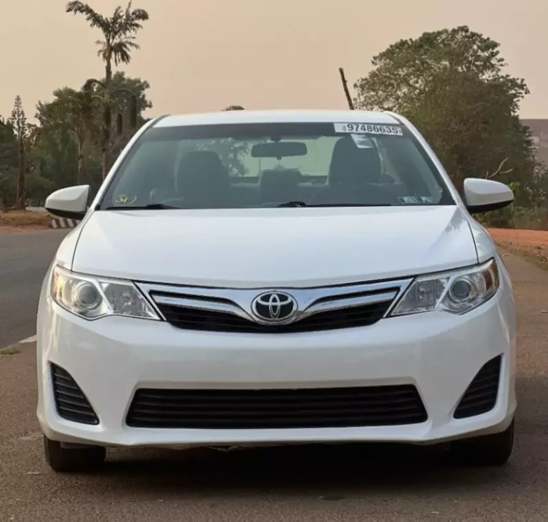 Toyota Camry   - 2013
