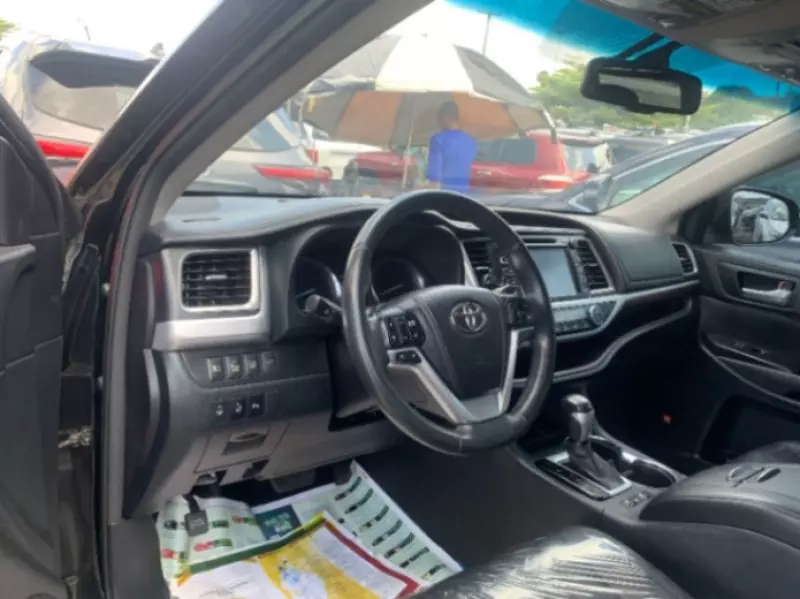 Toyota Highlander   - 2014