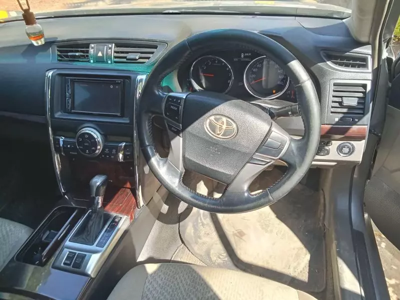 Toyota Mark X   - 2010