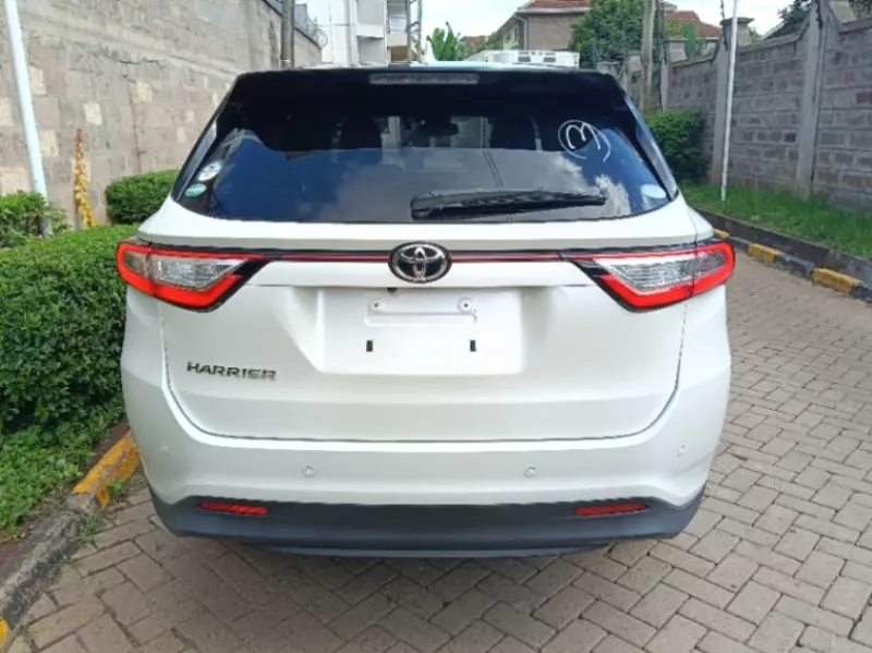 Toyota Harrier   - 2018