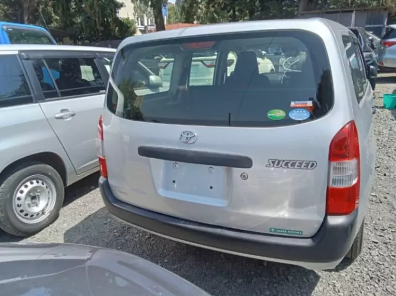 Toyota Succeed    - 2017