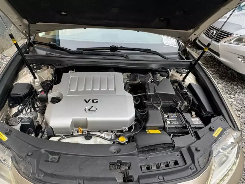 Lexus ES   - 2013