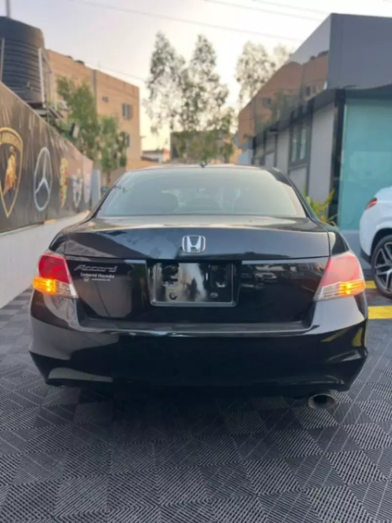 Honda Accord   - 2010